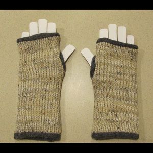 Wrist length texting gloves